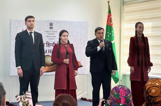 HINDI DILI SAPAKLARYNDA TERJIMEÇILIK MAKSATLY GÖNÜKMELER TOPLUMY