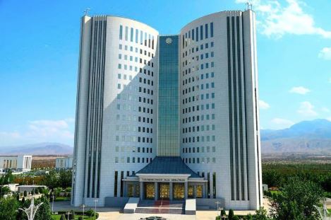Türkmenistanyň Bilim ministrliginde öňdebaryjy bilim işgärlerini sylaglaýyş dabarasy boldy